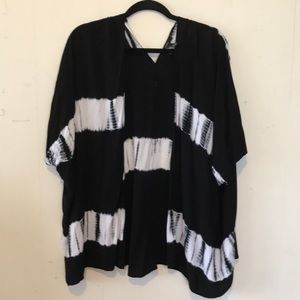 Black 🖤and white  tie dye kimono